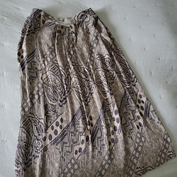 Skirt - Picture 4 of 5